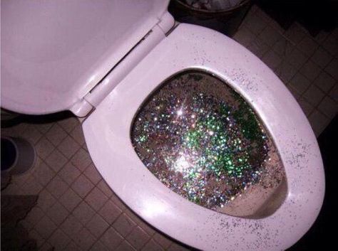 Aesthetic toilet #aesthetic I Am A Unicorn, Shotting Photo, Kesha, Soft Grunge, All That Glitters, Vintage Glamour, Steam Punk, Up Girl, Girly Things