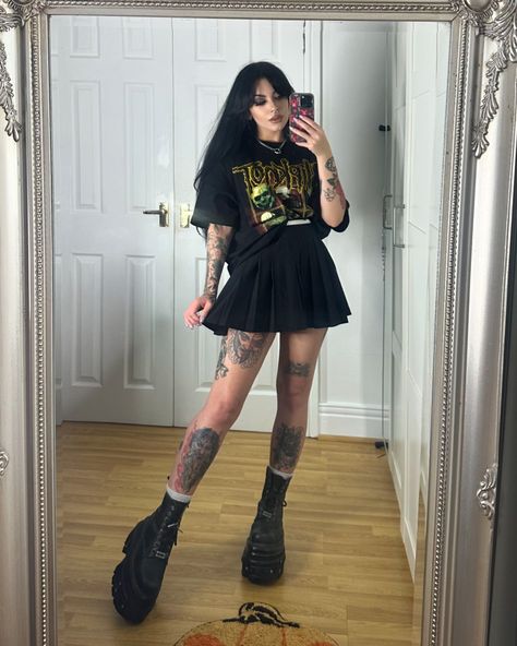 Black Skirt Goth Outfit, Girly Alt Aesthetic, Fashion Tights Outfits, Nu Metal Concert Outfit, Band Tee Skirt Outfits, Rockville Festival Outfits, Cool Goth Outfits, Concert Outfit Black Skirt, Alternative Outfits Women