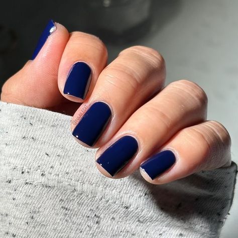 Mari • Nail Polish & Nail Care on Instagram: "On a scale of 1 to 10, how pretty is this year’s essie fall collection namesake? It's described as a dark indigo blue nail polish with red undertones. This one is definitely perfect for fall! 💙  💅 step out of line by @essie  *pr #essiestepoutofline #essiefall2023 #essie #essielove #giftedbyessie #essiepolish #essienails #obsessie #essielovessomethingnew #essielook #essie #liveyourcolor #love #beauty" Dark Blue Nail Polish, Dark Blue Nails, Essie Polish, Indigo Nails, Blue Nail Polish, Blue Nail, Dark Indigo, Short Acrylic Nails, Fall Collection