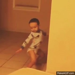 Funny Baby Dancing "Suavemente" in Diapers - HILARIOUS! on Make a GIF Future Drake, Future And Drake, Funny Babies Dancing, Friday Gif, That Friday Feeling, Funny Dance, Whatsapp Videos, Dancing Baby, Dancing Gif