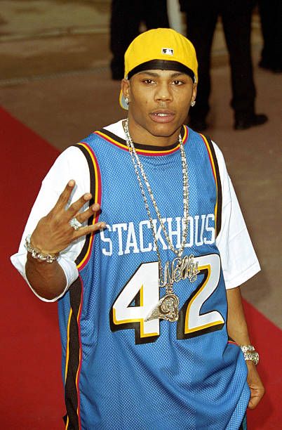 90s Fashion Outfits 1990s Style Men, Old School Outfits Men 90s, Nelly Outfits 2000s, Nollywood Y2k Outfits Men, Ludacris 90s, 90s Mens Fashion Hip Hop, Nelly 2000s, 2000s Rappers, Nelly Rapper 2000s