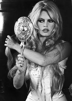 Bardot Hair, Bridgette Bardot, Bridget Bardot, Old Hollywood Stars, Beauty Icons, Old Hollywood Glamour, Golden Age Of Hollywood, Brigitte Bardot, Vintage Glamour