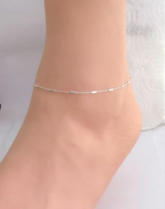 Simple Elegant Jewelry, Silver Chain Anklet, Silver Anklets Designs, Couple Ring Design, Anklet Silver, Anklet Designs, Antique Jewellery Designs, Silver Anklet, Ankle Jewelry