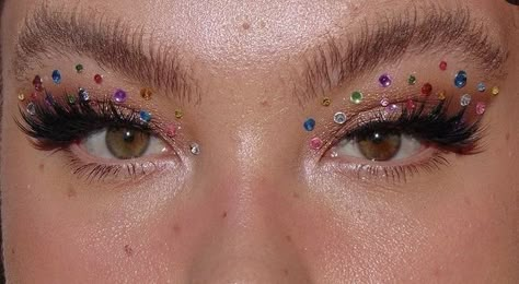 Eras Tour Outfits Makeup, Concert Makeup Taylor Swift, Eras Tour Eye Gems, Taylor Swift Rhinestone Makeup, Eras Tour Bejeweled Makeup, Star Gems Makeup, Taylor Swift Tour Makeup Ideas, Diy Bejeweled Top, Rainbow Gem Makeup