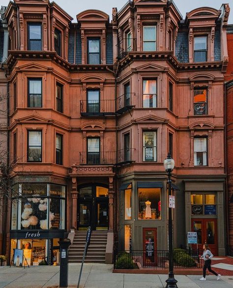 Boston.com on Instagram: “Social distancing on Newbury Street 🏃🏾‍♀️ | Photo by @daverey79” Boston Newbury Street, Newberry Street Boston, Boston Sketch, Boston Street Style, Boston Homes, Massachusetts Aesthetic, Future Aspirations, Boston Architecture, Boston Street