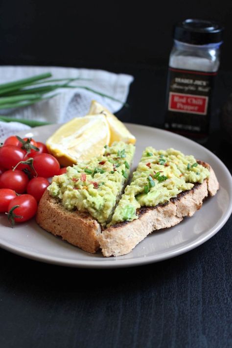 Lemon Avocado Chickpea Mash-5 Chickpea Mash, Avocado Chickpea, Vegan Dip, Veggie Dip, Vegan Gluten Free Recipes, Green Planet, Vegan Sandwich, Best Vegan Recipes, The Liver