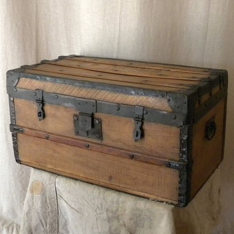 Vintage Wooden Chest.  Would love to have an old wooden chest in the house. Chest Ideas, Wooden Trunk, Wooden Trunks, Old Trunks, Trunks And Chests, Antique Trunk, Vintage Trunks, Vintage Suitcases, Woodworking For Kids