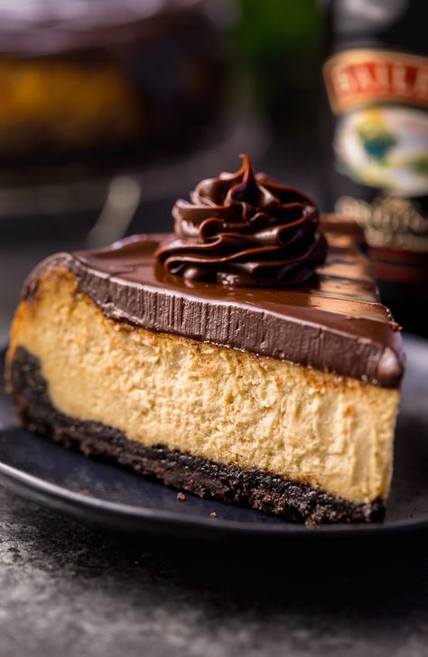 Baileys Irish Cream Cheesecake - Baker by Nature Cream Cheesecake Filling, Baileys Irish Cream Cheesecake, Irish Cream Cheesecake, Biscotti Cheesecake, Chocolate Cookie Crust, Baileys Cheesecake, Irish Desserts, Baker By Nature, Cream Cheesecake