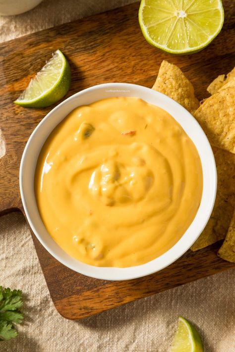 Low Calorie Queso Cheese Dip Low Calorie Dips, High Protein Cheese, Healthy Queso, Low Sodium Cheese, Queso Cheese Dip, 500 Calories Recipes, Low Calorie High Protein, Low Calorie Cooking, High Protein Low Calorie