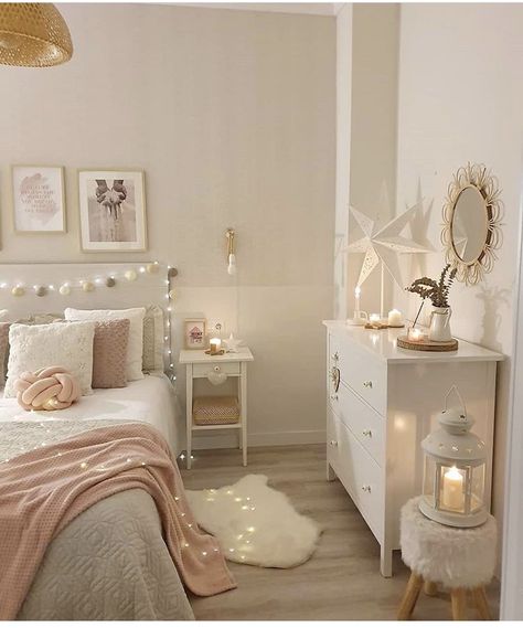 #rosegold #pink #girly #girlydecor #hygge #bedroom Cream And Pink Bedroom, Beige And Gold Bedroom, Pink And Beige Bedroom, Pink Gold Bedroom, Hygge Bedroom Ideas, Pink Bedroom Accessories, Hygge Bedroom, Blush Pink Bedroom, Rose Gold Bedroom