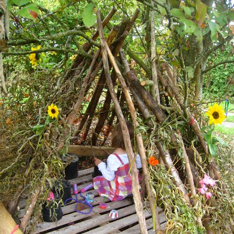 The 17 most incredible homemade dens we've ever seen Natural Play Spaces, Outdoor Play Space, Outdoor Learning Spaces, Outdoor Play Spaces, Natural Play, Outdoor Play Areas, نباتات منزلية, Outdoor Play Area, Kids Outdoor Play