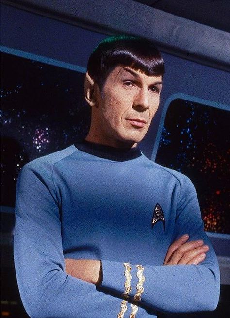 Star Trek Costume, Star Trek Wallpaper, Spock And Kirk, Star Trek Cast, Star Trek 1, Mr Spock, Star Trek Original Series, Star Trek Images, Leonard Nimoy