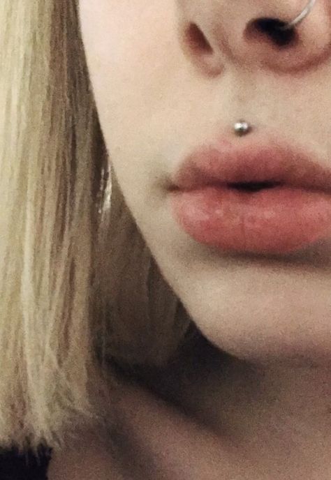 One of my fav piercingsmedusapiercing piercing silverpiercing philtrumpiercing Medusa Piercing And Septum, Face Piercings Medusa, Upper Lip Piercing Medusa, Medusa Piercing Ring, Cute Piercings Ideas Face, Cool Face Piercings, Piercing Aesthetic Face, Medusa Piercing Scar, Small Medusa Piercing