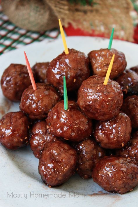 Slow Cooker Raspberry Balsamic Meatballs Slow Cooker Frozen Meatballs, Balsamic Meatballs, Cocktail Meatball Recipes, Meatball Appetizer Recipe, Jelly Meatballs, Roasted Figs, Raspberry Jelly, Grape Jelly Meatballs, Cocktail Meatballs