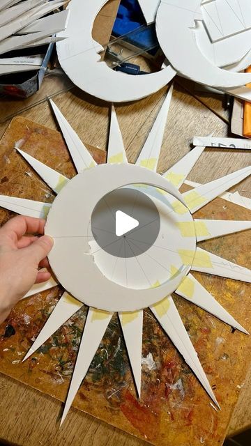 Heinz & Brummel on Instagram: "Just started some new „Moon loves Sun“s 🌜💗🌞 • • • #papermoon #paperlove #papercraft #moonlovessun #sunandmoon #moonmagic #sunlover #papiermache #heinzundbrummel" Moon Aesthetic Room, Cardboard Sun, Paper Mache Moon, Paper Sun, Kraf Kertas, Paper Mache Dolls, Paper Moon, Room Stuff, Aesthetic Ideas