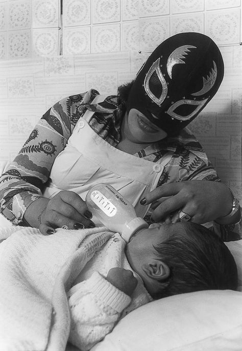 Lourdes Grobet, La Briosa, 1981, from the series 'La doble lucha' (The double struggle), 1981-2005, black-and-white photograph, 36 × 24 cm. Courtesy: © the artist Radical Women, Mexican Wrestler, Mexican Culture Art, American Photography, Blue Demon, Latin American Art, Fajardo, Mexican Culture, Museum Of Contemporary Art