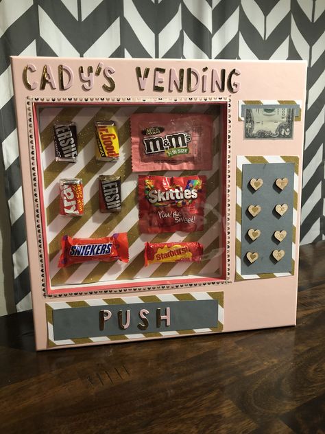 Candy Machine Valentines Day Boxes, Diy Candy Vending Machine, Vending Machine Valentines Boxes Diy, Kids Play Store, Unique Valentine Box Ideas, Candy Vending Machine, Valentine Boxes For School, Nerdy Valentines, Valentines Day Cards Diy