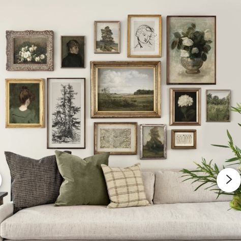 Winter Picture, Vintage Gallery Wall, European Wall, Vintage Gallery, Gallery Wall Living Room, Casa Vintage, Gallery Wall Frames, Antique Decor, Wall Gallery