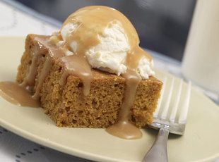 Pumpkin Squares With Cider Caramel Sauce The Salty Cooker, Sticky Pudding, Pumpkin Squares, Malva Pudding, Snack Cakes, Toffee Sauce, Pumpkin Pudding, Caramel Desserts, Toffee Pudding