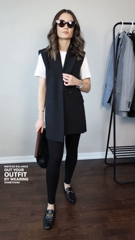 Long Vest Outfits For Women Casual, Long Black Vest Outfit, Waist Coat Outfit Women, Long Vest Outfits For Women, Sleeveless Blazer Outfit, Long Vest Outfit, Office Woman Outfits, Black Vest Outfit, Long Black Vest