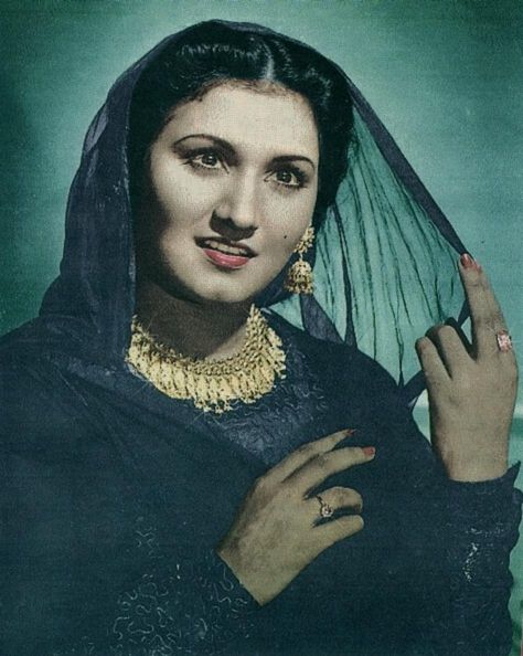 (Madam Noor Jahan) was the adopted stage name for Allah Wasai (21 September 1926 – 23 December 2000), a singer and actress in British India and Pakistan. Her career spanned seven decades. She was renowned as one of the greatest and most influential singers of her time in South Asia and was given the honorific title of Malika-e-Tarannum. Noor Jehan, Noor Jahan, Pakistani Music, Pakistani Movies, People Of Pakistan, Legendary Singers, Vintage Bollywood, 90s Fashion Outfits, India And Pakistan