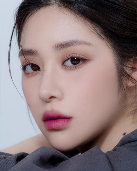 Pink Eyeshadow Looks, Pink Makeup Looks, Makeup Korean Style, Eyeshadow Brown, Pink Eyeshadow Look, Cute Eyeshadow Looks, Search Pins, Cool Winter, Glam Makeup Look