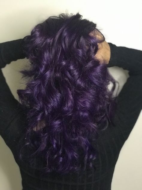 Purple Hair By Hair Pattern, Purple Hair Tones, Curly Violet Hair, Black And Purple Split Dye, Purple Dye On Brown Hair No Bleach, Purple Hair On Brown Skin, Dark Purple Hair Curly, Violet Curly Hair, Dark Violet Hair Color