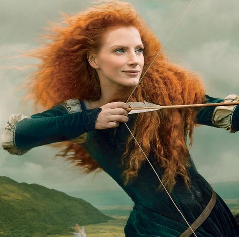 Annie Leibovitz's Disney Dream Portraits Annie Liebowitz, Prenses Merida, Anne Leibovitz, Horse Archery, Annie Leibovitz Photography, Mounted Archery, Brave Merida, Princess Merida, Fotografi Urban