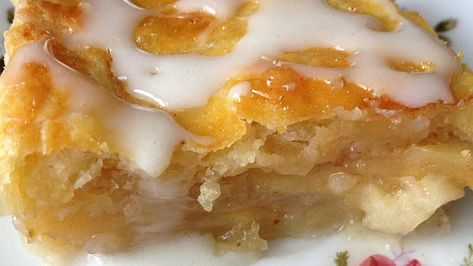 Flaky Apple Pie Slices Apple Pie Bars Recipe, Pie Bar Recipes, Apple Pie Bars, Apple Bars, Pie Slice, Pie Bars, 12 Tomatoes, Slices Recipes, Pie Bar