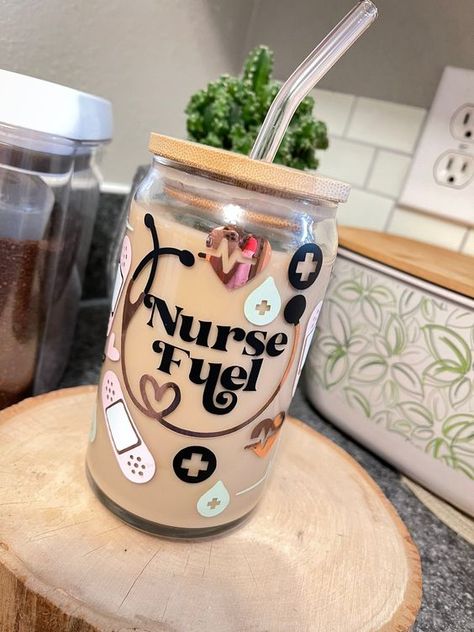 Glass Tumbler Cups Ideas, Nursing Cups Tumblers, Cricut Customized Gifts, Glass Cricut Cups, Cups Made With Cricut, Cute Beer Can Glass Design, Cricut Designs For Cups, Glass Can Tumbler Ideas, Beer Can Cup Design