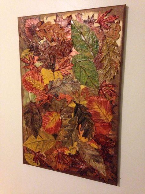 Dried Autumn Leaves Decor, Dried Fall Leaves Art, Preserved Leaf Art, Dried Leaves Crafts Leaf Art, Hand Saw Art Ideas, Leaf Art Diy, Dry Leaf Art, Leaf Print Art, Flower Petal Art