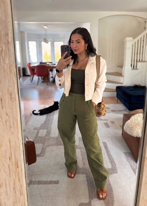 5 Sophisticated Ways To Wear Utility Pants How To Dress Cargo Pants Women, Utility Pants Outfit Street Style, Green Utility Pants Outfits, Khaki Green Pants Outfit, Army Green Cargo Pants Outfit, Green Pants Outfit Work, Army Green Pants Outfit, Utility Pants Outfit, Green Cargo Pants Outfit