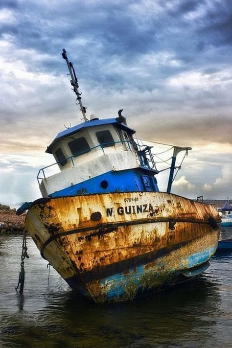 Boats Photography, Water Reflection, Abandoned Ships, Old Boats, Boat Art, Boat Painting, Tug Boats, Shipwreck, Wooden Boats