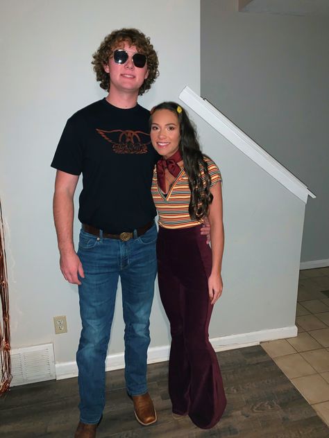 Kelso And Jackie Costume Halloween, 70s Couple Halloween Costumes, Couples 70s Costumes, Matching Couple Outfits 70s, Hyde And Jackie Costume, That 70s Show Couples Costume, 2000 Couple Costume, Jackie And Kelso Halloween Costume, Couples Hippy Costume