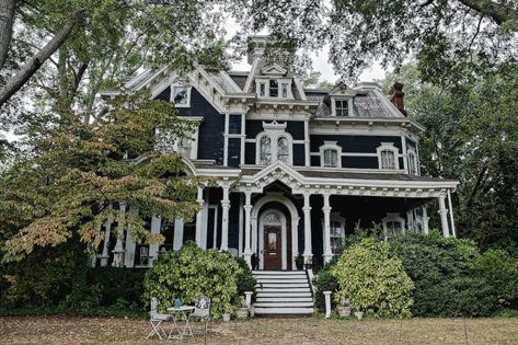 13 Things I Found on the Internet Today (Vol. CCXXXX) Claremont House, Gothic Homes, Gothic Revival House, Rome Georgia, Gothic Revival Architecture, Gothic Windows, Old Mansions, Gothic Revival, Gothic Home