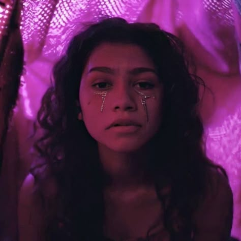 Rue From Euphoria, Rue Bennett, Zendaya Maree Stoermer Coleman, Disco Glam, Marvel Photo, I Love Cinema, Zendaya Coleman, Images Esthétiques, Draw On Photos