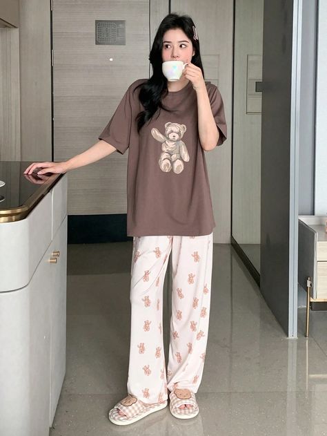 DAZY Bear Print PJ Set | SHEIN USA Bear Pajamas Aesthetic, Korean Pajamas Cute, Ootd Dirumah, Pjs Korean, Pijamas Women Summer, Half Pants Outfit, Pj Pants Women, Shein Pajamas, Brown Pajamas