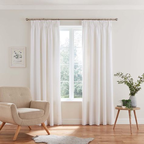 White Curtains Living Room, White Curtains Bedroom, Traditional Living Room Furniture, Pencil Pleat Curtains, Living Room Drapes, Pleat Curtains, Curtains Living, Neutral Living Room, Pleated Curtains