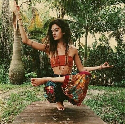 Mundo Hippie, Photo Yoga, Yoga Studio Design, Boho Mode, Estilo Hippy, Mode Hippie, Yoga Photos, Sup Yoga, Yoga Posen