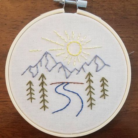 Mountain Embroidery Designs, Embroidery Mountains Simple, Embroidery Designs Beginner, Embordery Clothes, Mountain Embroidery Pattern, Easy Embroidery Ideas, Embroidery Designs Simple, Easy Hand Embroidery Designs, Easy Embroidery Designs