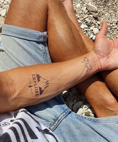 The 90 Most Popular Symbols For Travel Tattoos | Unique & Cute Travel Tattoo Ideas Medium Size Tattoo For Men, Travel Tattoo Small, Tatuagem Masculina Pequena, Men's Small Tattoo, Small Forearm Tattoos, Inkbox Tattoo, Forearm Tattoo Design, Small Arm Tattoos, Cool Small Tattoos