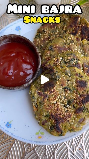 Veg Healthy Snacks, Gujarati Snacks Tea Time, Bajra Recipes Indian, Healthy Snacks Indian, Mini Bites Appetizers, Quick Indian Snacks, Baked Indian Snacks, Evening Snacks Indian, Healthy Indian Snacks