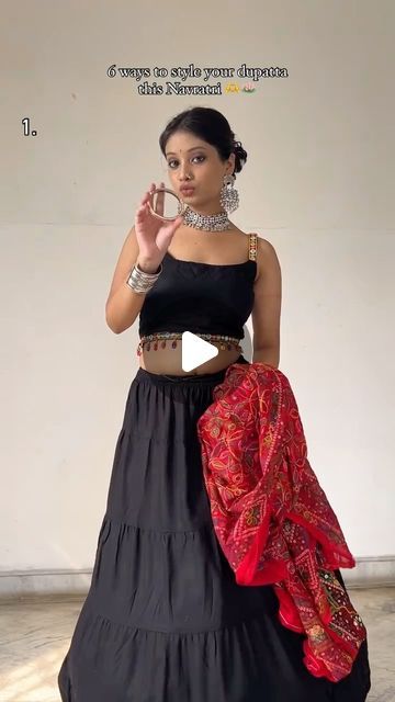 Palak Sonkar on Instagram: "Save this 🫣taaki baad me sochna na pade❤️
Comment down for outfit link❤️
.
.
.
.
.
.
.
Dupatta drape 
Draping ideas
Navratri2024
#dupattadraping #drapingtechnique #meeshofinds #meeshofashion #affordablefashion #navratri2024 #garbaoutfit #explore #explorepage #exploremore #fyp" Double Dupatta Lehenga Draping, Dupatta Draping Styles, Dupatta Draping, Draping Ideas, Garba Outfit, Draping Techniques, Heavy Dupatta, Saree Draping, Style Mistakes