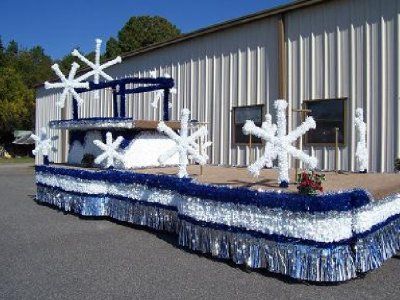 Picture Christmas Parade Float | Float 17- BOOKED. This float has been reserved. Frozen Parade Float, Winter Parade Float, Holiday Parade Floats, Parade Float Diy, Christmas Floats, Parade Float Decorations, Christmas Parade Floats, Homecoming Floats, Floating Decorations