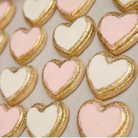 Cookies Cookie Peanut Butter, Best Royal Icing Recipe, Wedding Cookies Decorated, Valentines 2023, Biscuit Decoration, Cookies Peanut Butter, Butter Cookie Dough, Anniversary Cookies, Valentine Sugar Cookies