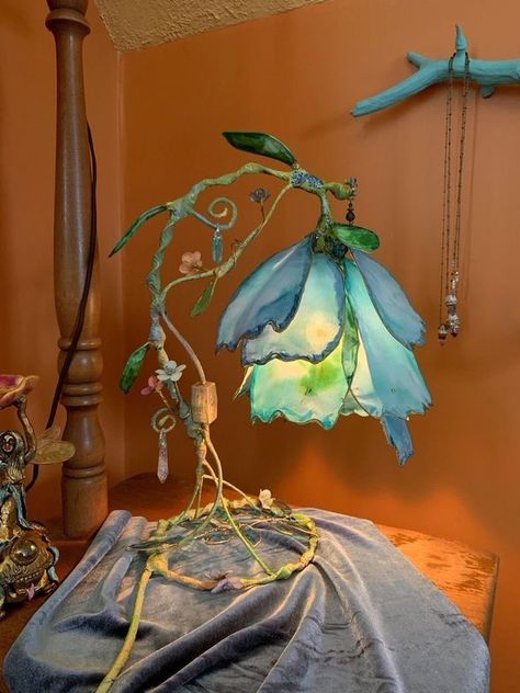 Light Floral Aesthetic, Flower Lampshade, Fairy Bedroom, Dream Bedroom Inspiration, Easy Diy Room Decor, Flower Lamp, Fairy Lamp, Cute Bedroom Decor, Cozy Room Decor