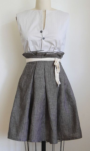 linen random fold skirt by Martha McQuade Fold Skirt, Clothing Folds, Moda Chic, Lovely Clothes, Japan Fashion, Skirt Design, Skirt Pattern, Sewing Clothes, Fashion Details