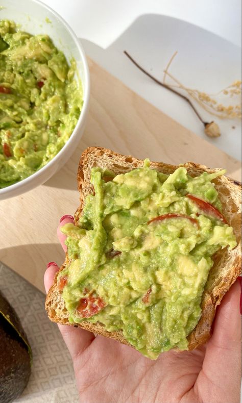 Guac Toast, Guacamole Aesthetic, Vegetables Aesthetic, Date Recipes, Food Trends, Avocado Toast, Guacamole, Avocado, Toast