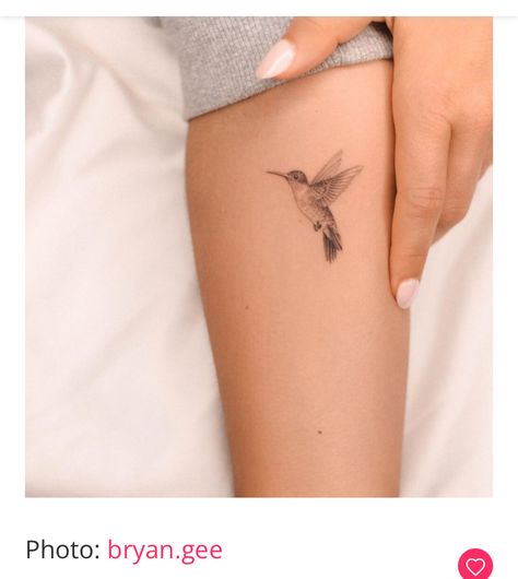 Hummingbird Flower Tattoos, Hummingbird Tattoos, Small Hummingbird Tattoo, Small Tattoos For Women, Vogel Tattoo, 16 Tattoo, Unique Small Tattoo, Inner Forearm Tattoo, Hummingbird Tattoo