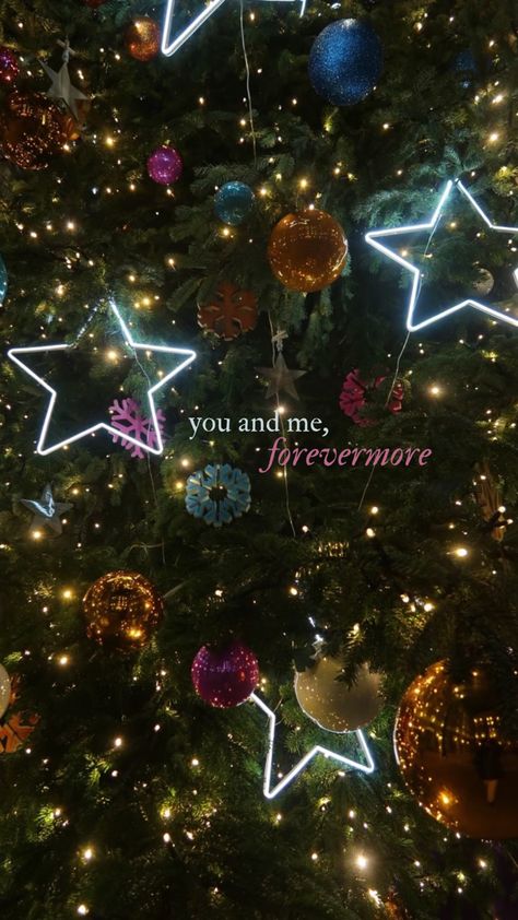 new year’s day taylor swift lockscreen Taylor Swift Quotes For New Year, Happy New Year Taylor Swift, Christmas Taylor Swift Aesthetic, New Year’s Day Taylor Swift Wallpaper, Taylor Swift Winter Lyrics, Taylor Swift Christmas Wallpaper Lyrics, New Year Taylor Swift, Swiftmas Wallpaper, New Year’s Eve Wallpaper